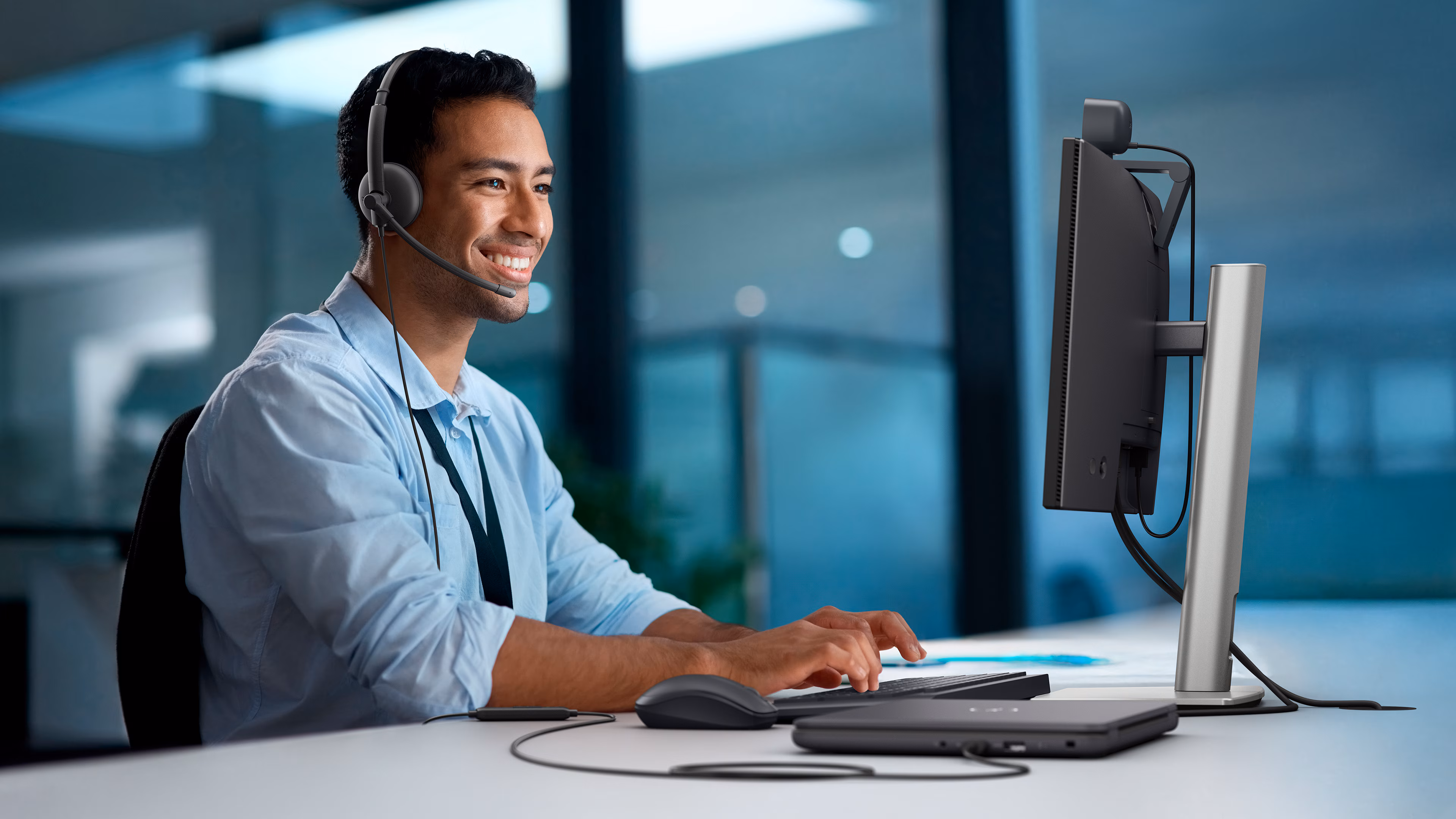 headset-wh125-pdp-lifestyle-gettyimages-1329866232 headset wh125 pdp lifestyle gettyimages 1329866232